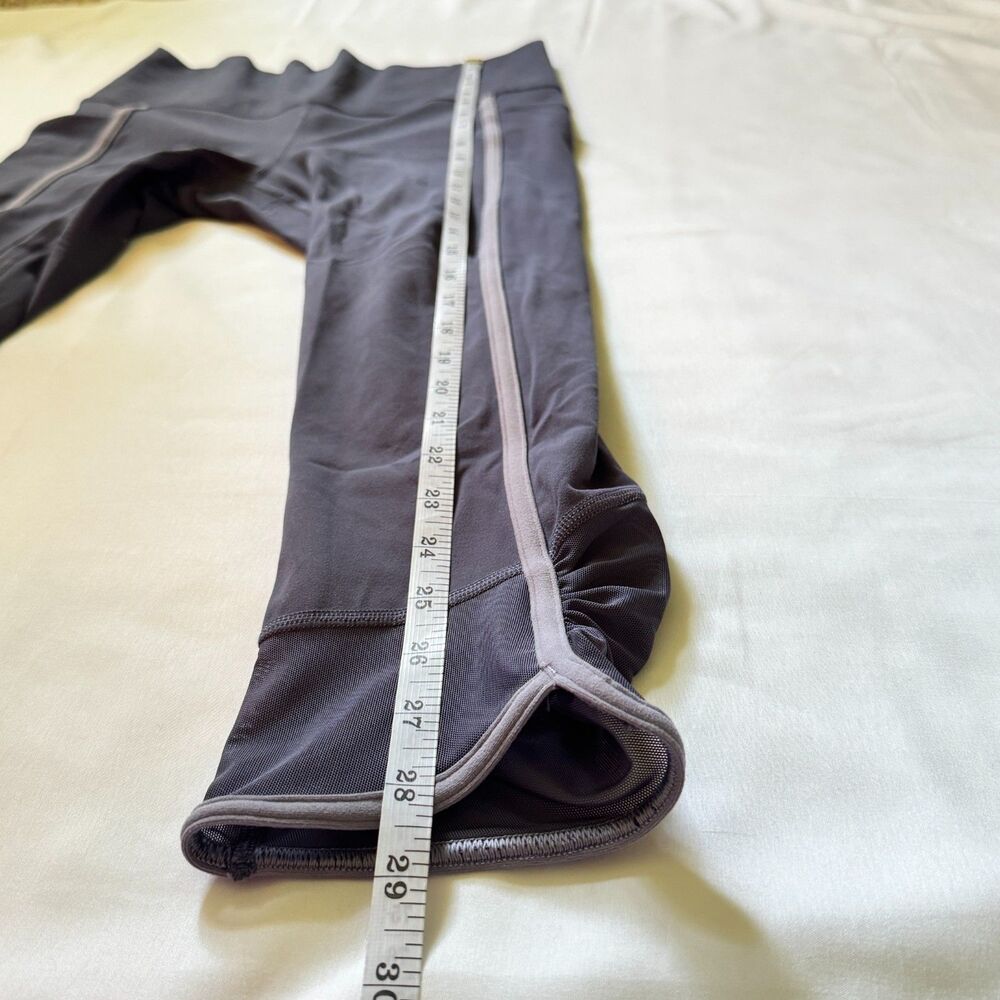 Athleta Salutation Stash Pocket II Capri Medieval Violet Mesh Size Small - Picture 4 of 10